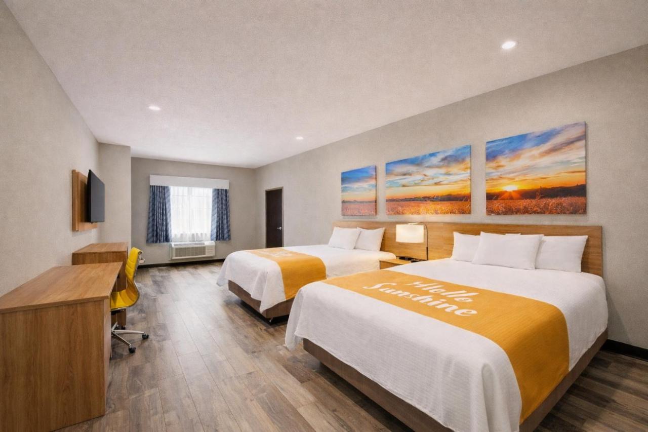 Tomball Executive Inn — photo 21