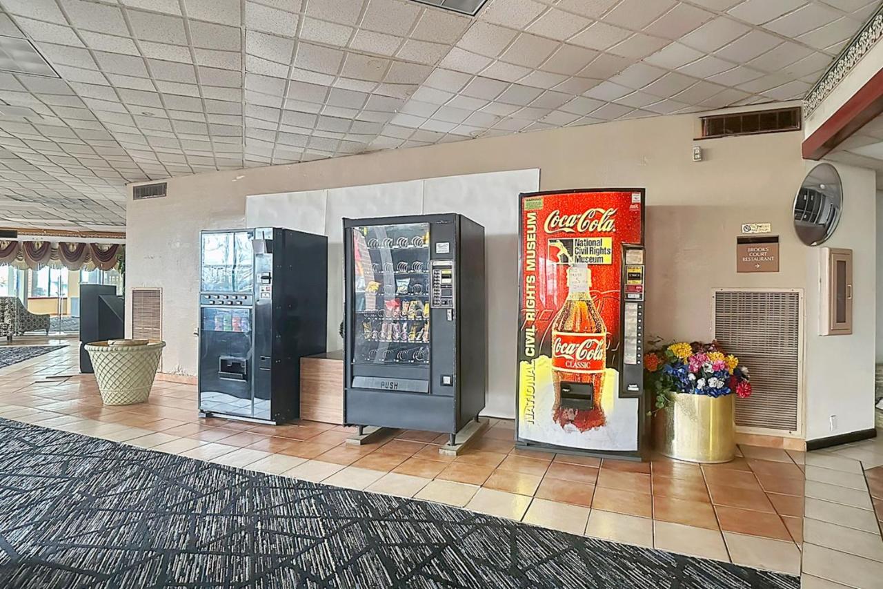 Airport Inn — photo 18