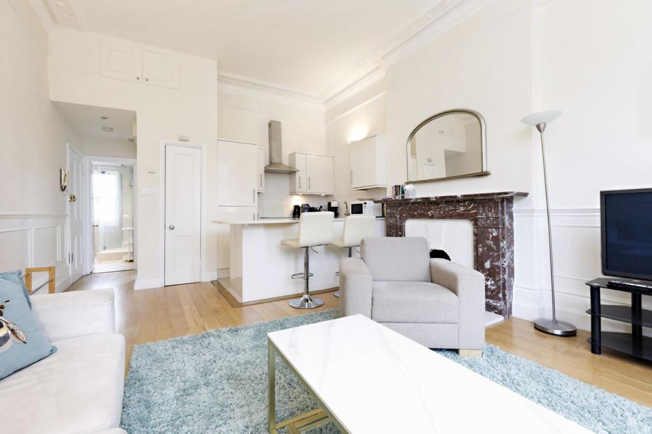 Chic & Cosy Notting Hill Apartment - 1 Bedroom Hideaway - 4