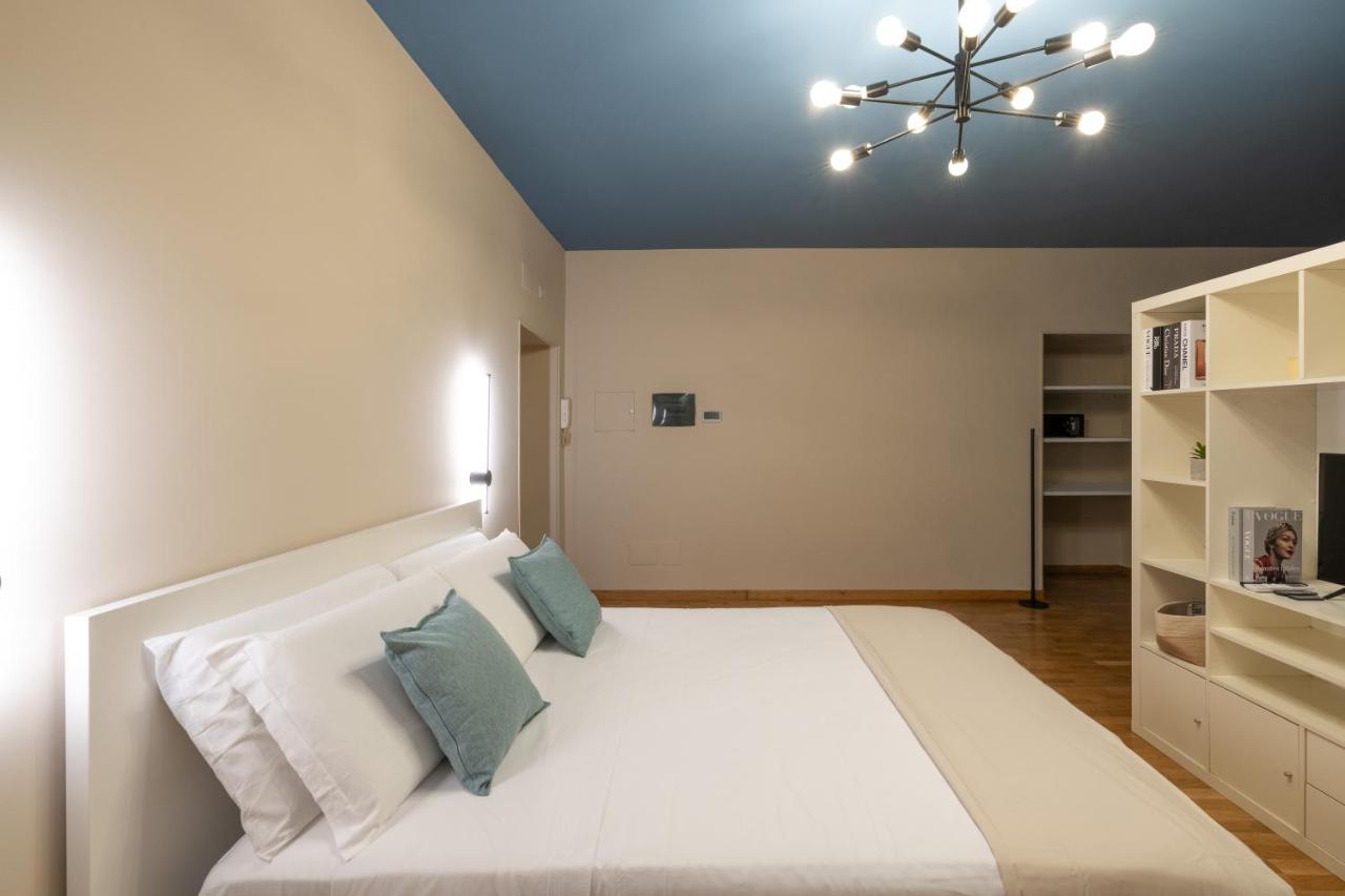 Hello Vatican - Aurea Blue - Metro Ottaviano - 4