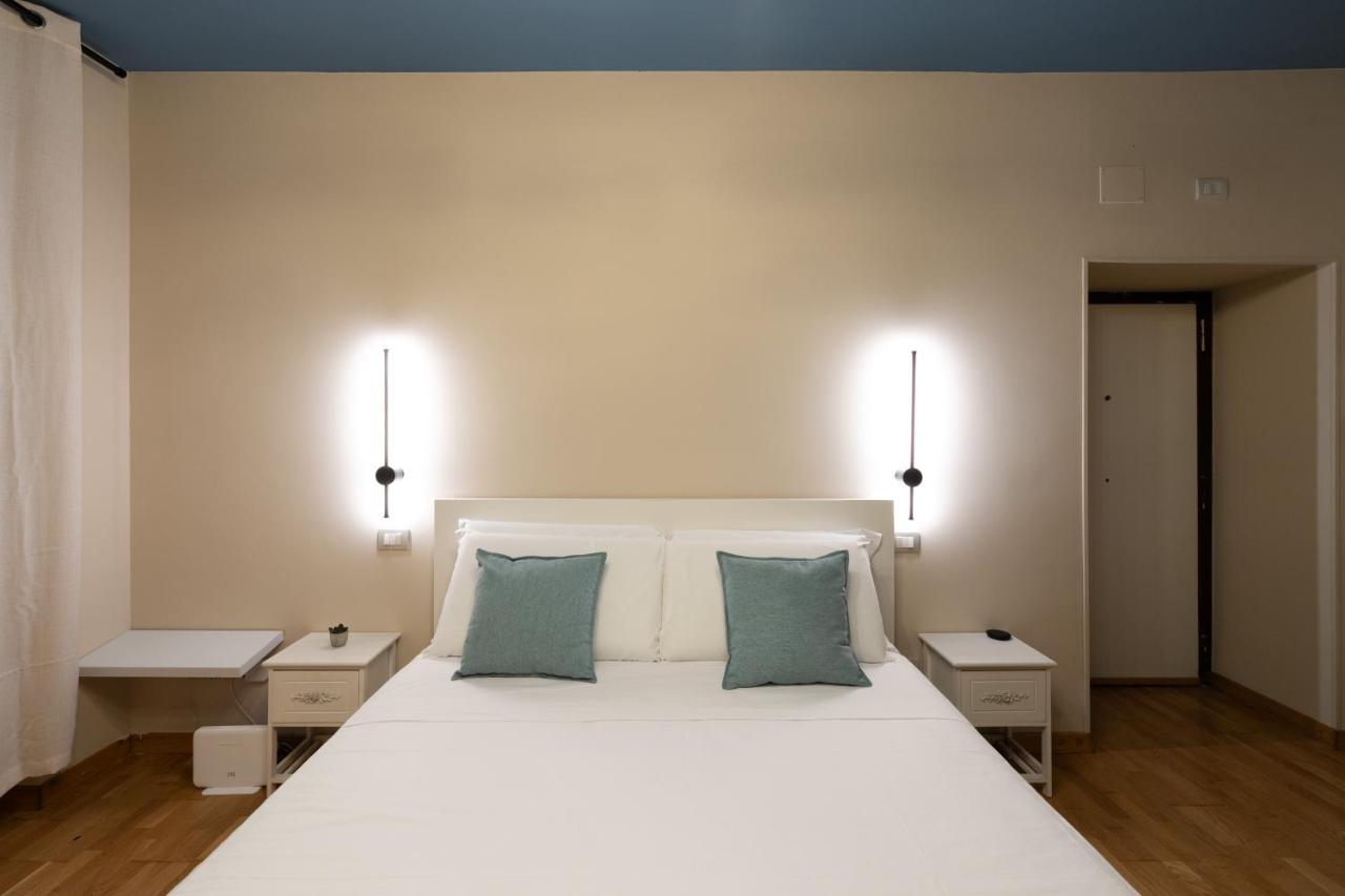 Hello Vatican - Aurea Blue - Metro Ottaviano - 5