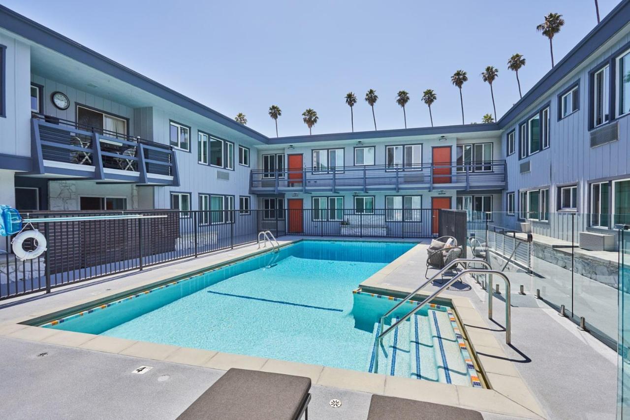 Hollywood Blvd Gem Walk to Attractions with Pool, Free Parking - 3