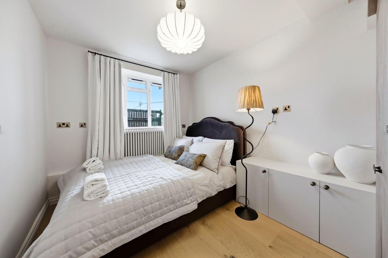 2 Bedroom apartment in Notting Hill - 2