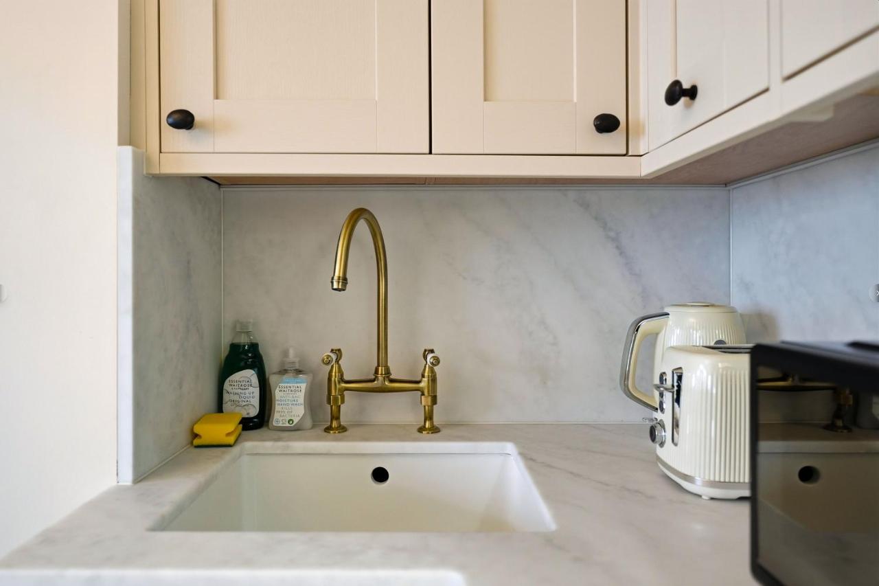 2 Bedroom apartment in Notting Hill - 3