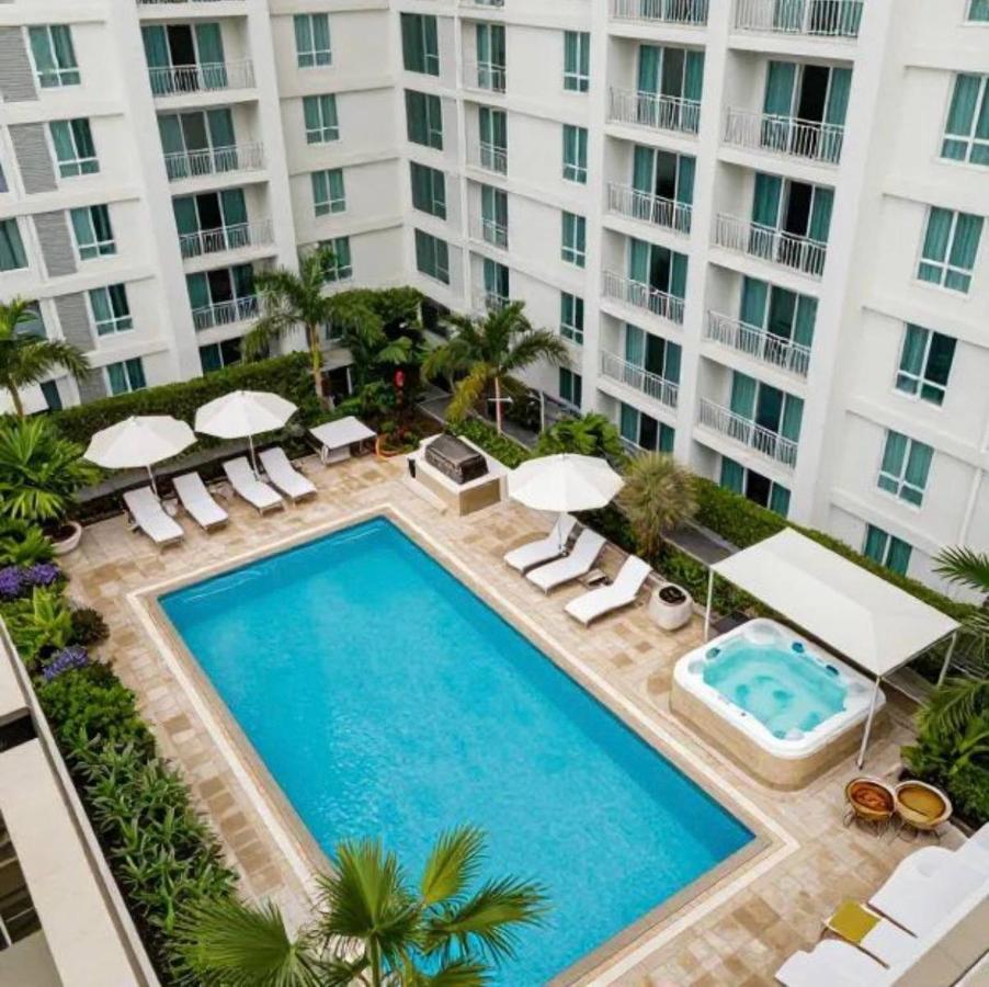 1 Bedroom 1 bathroom Pool View Balcony Kitchen Free Parking - 2