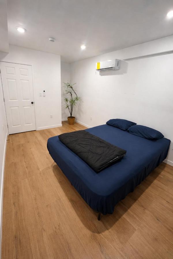 Vernon Stay Near BMO Stadium - 3