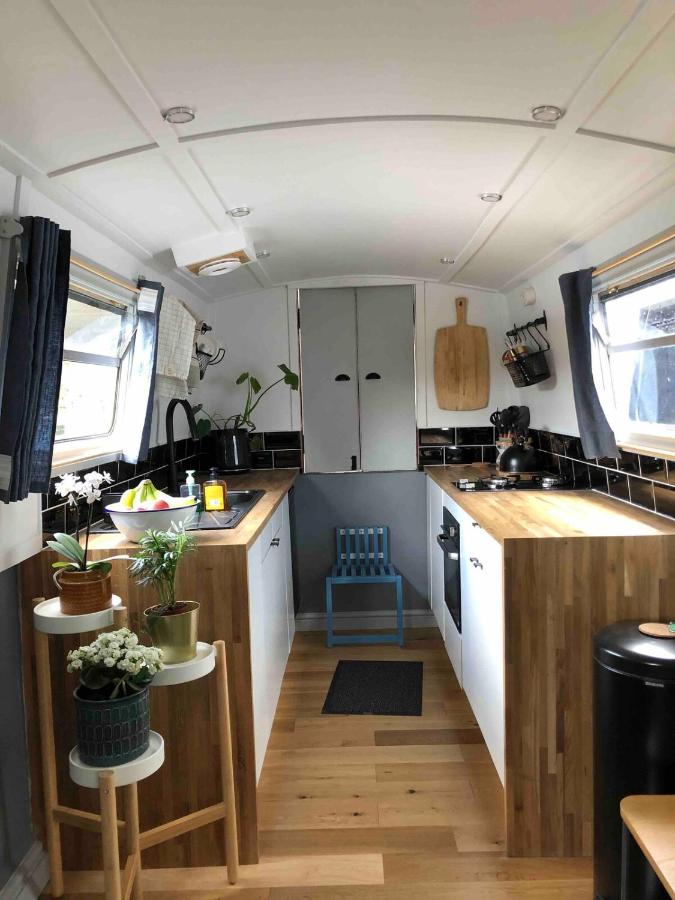 Cozy Narrowboat on Regents Canal - 5