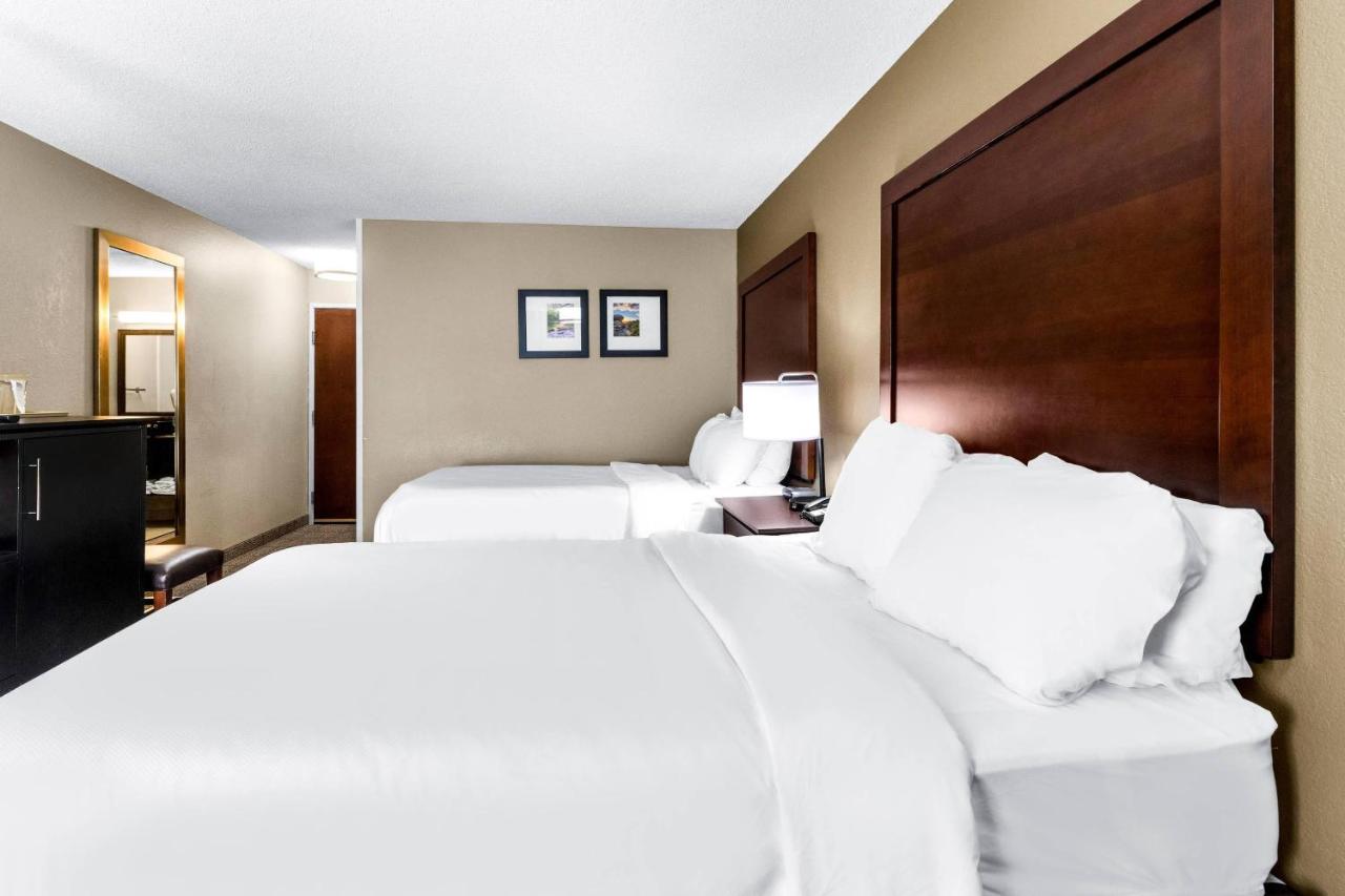 Esquire Inn-Evansville — photo 17
