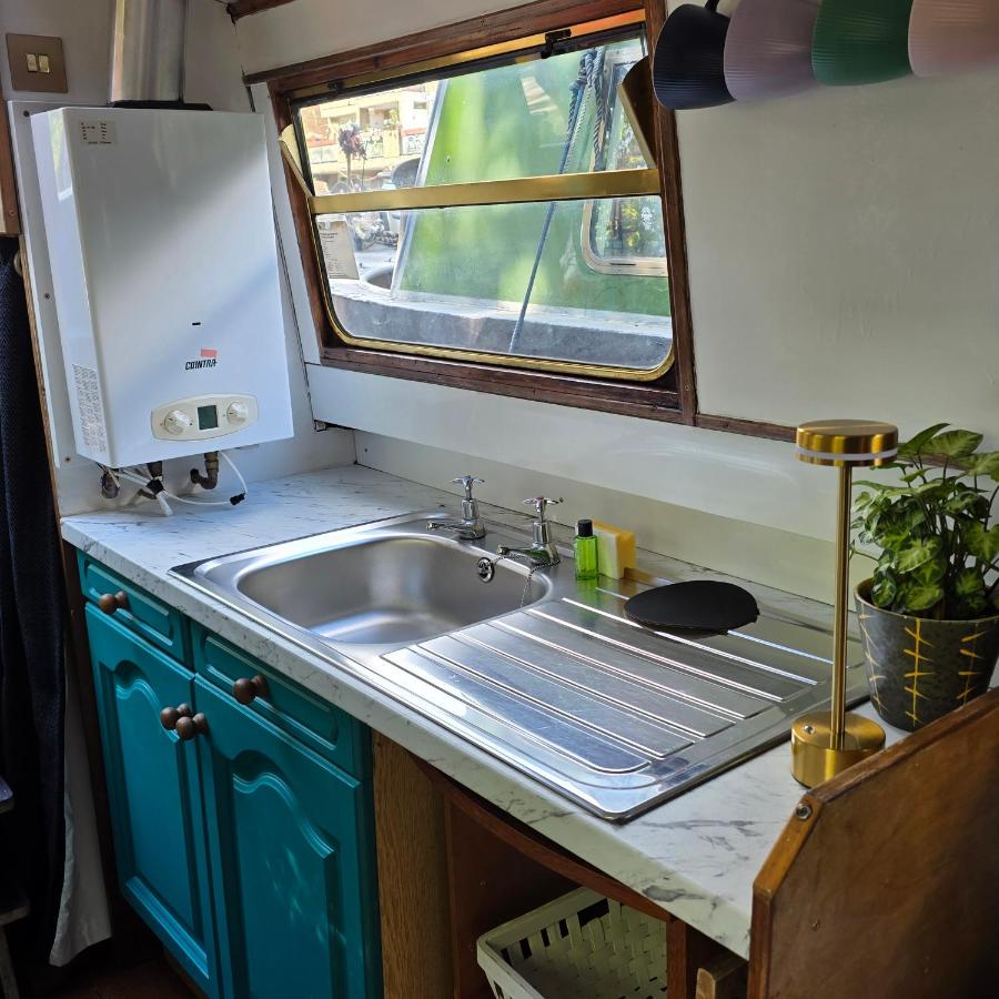 Canal Boat Experience in Little Venice for Family & Friends - 3