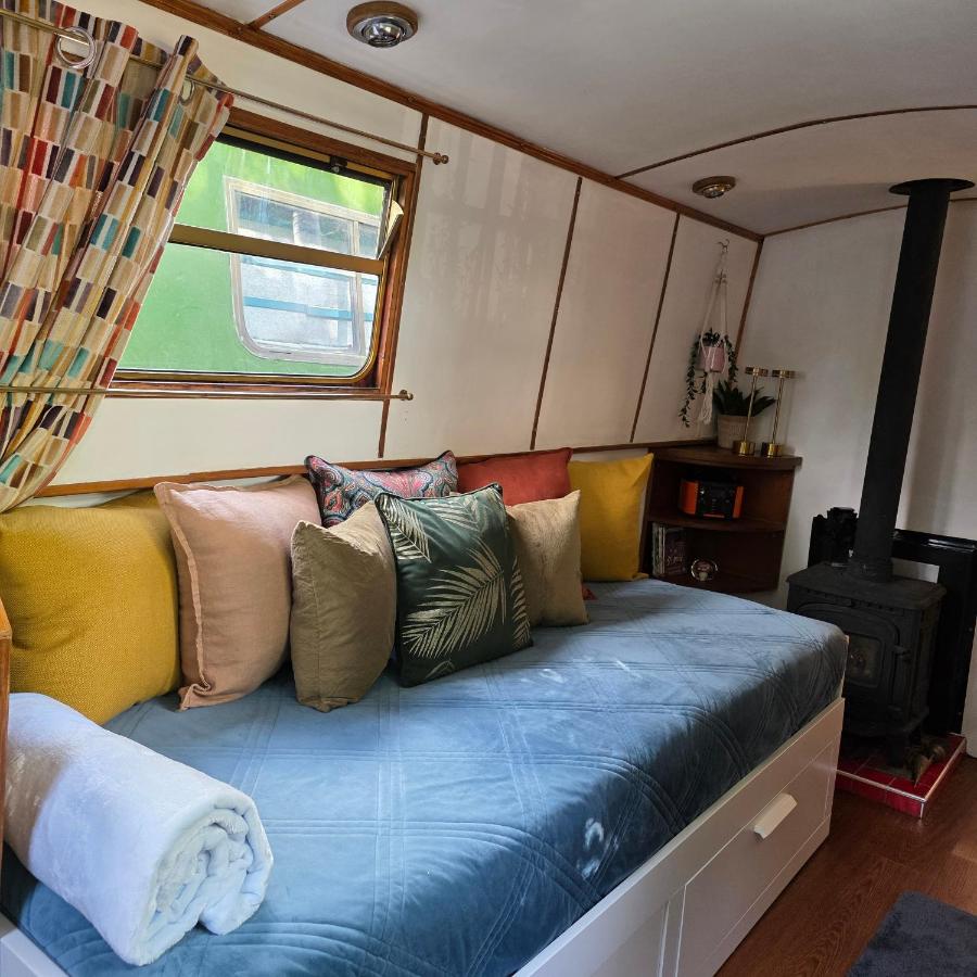 Canal Boat Experience in Little Venice for Family & Friends - 2