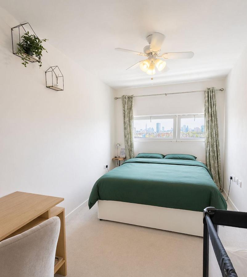 Executive 2-bed Penthouse with View- 15mins to Victoria Station - 5