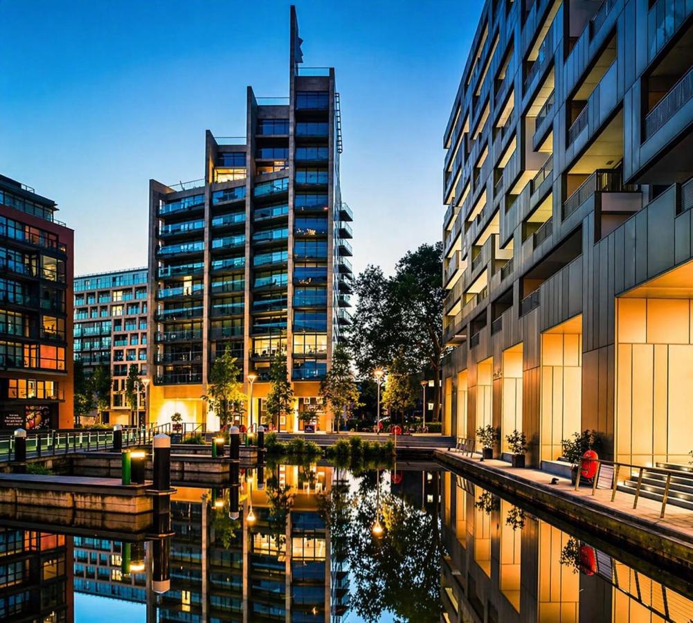 Executive 2-bed Penthouse with View- 15mins to Victoria Station - 4