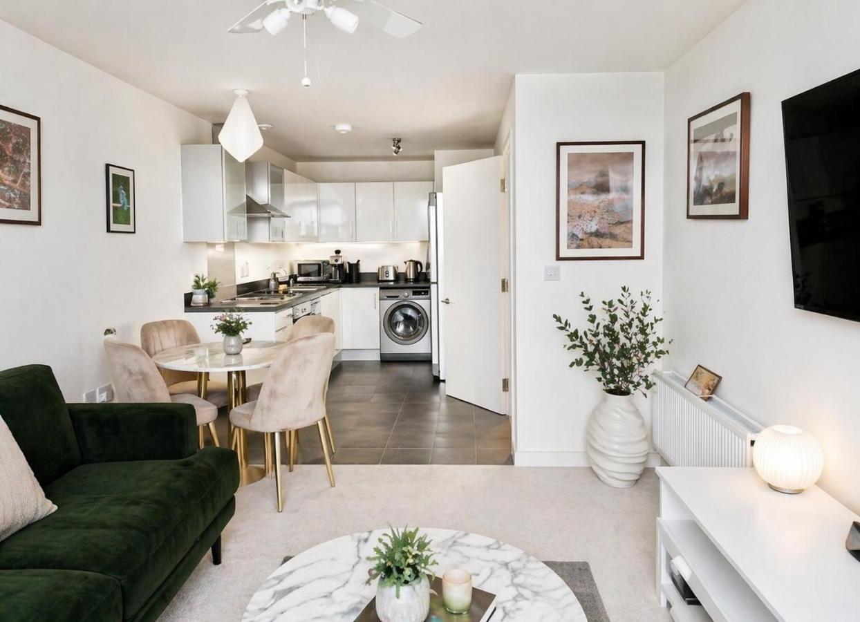 Executive 2-bed Penthouse with View- 15mins to Victoria Station - 2