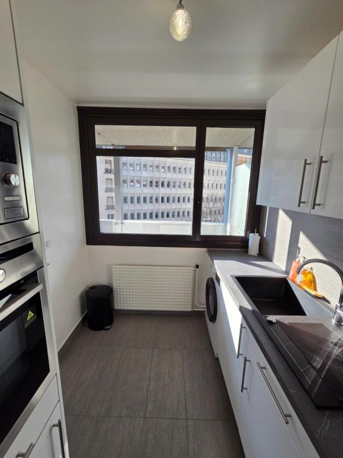 Large Studio with Terrace and Sun - Eiffel Tower - 4