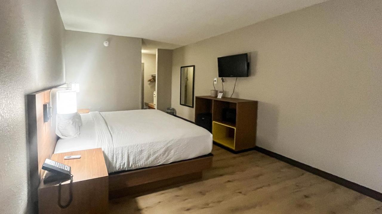 Double A Motel — photo 13