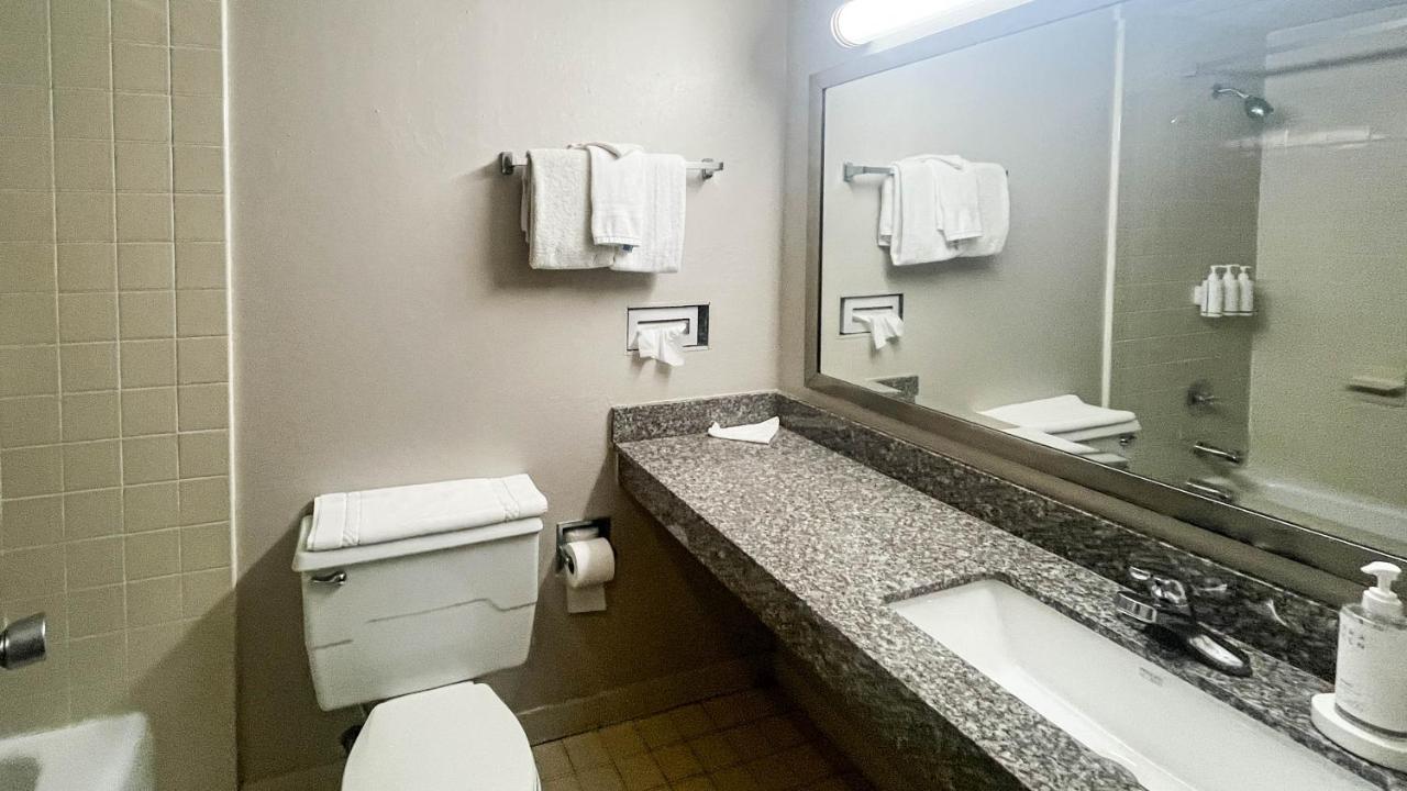 Double A Motel — photo 19