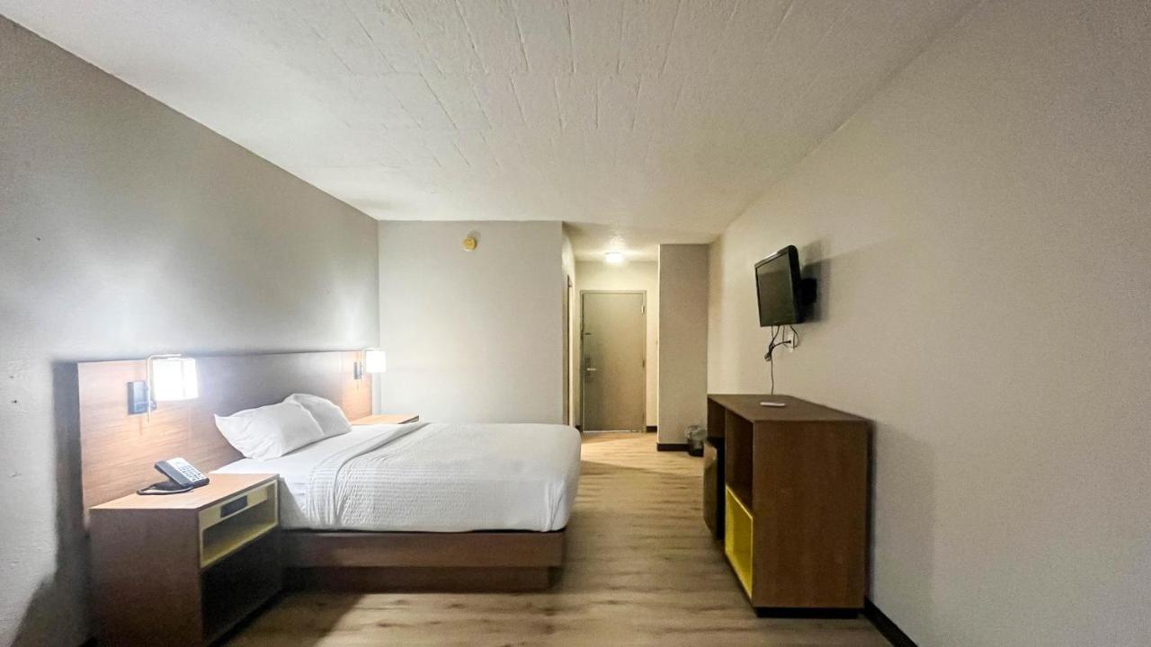 Double A Motel — photo 21