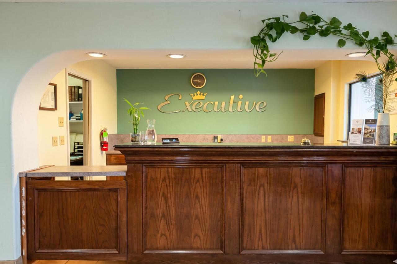 Executive Inn & Suites — photo 9