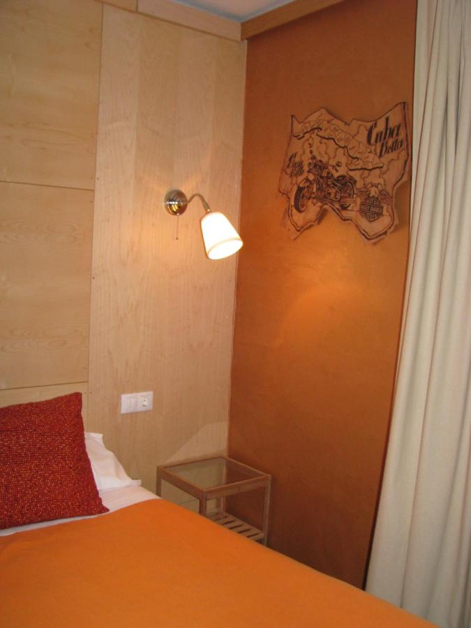 Barri Antic Hostel & Pub photo