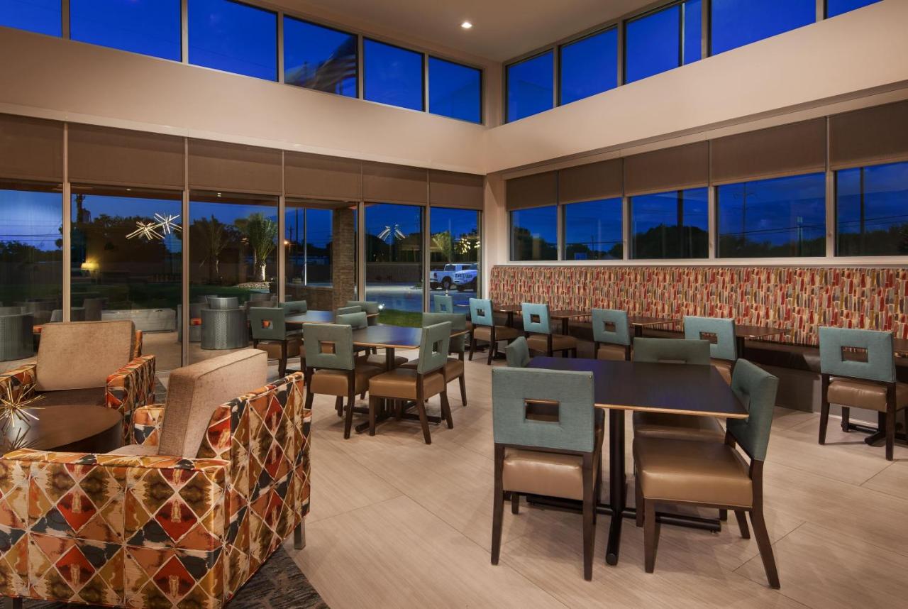 McKinzie Hotel & Suites — photo 7