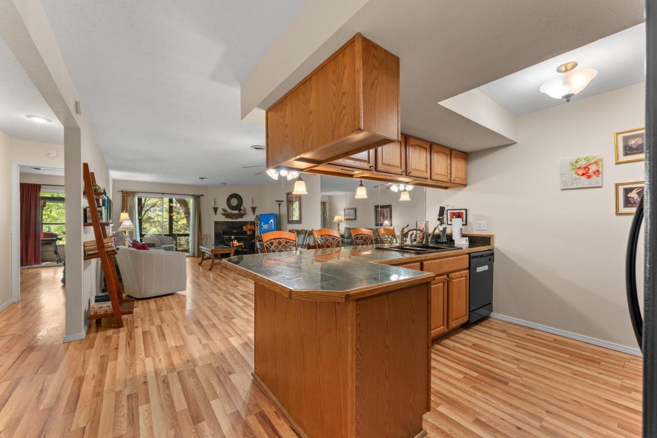 Bluff Oasis Condo — photo 2