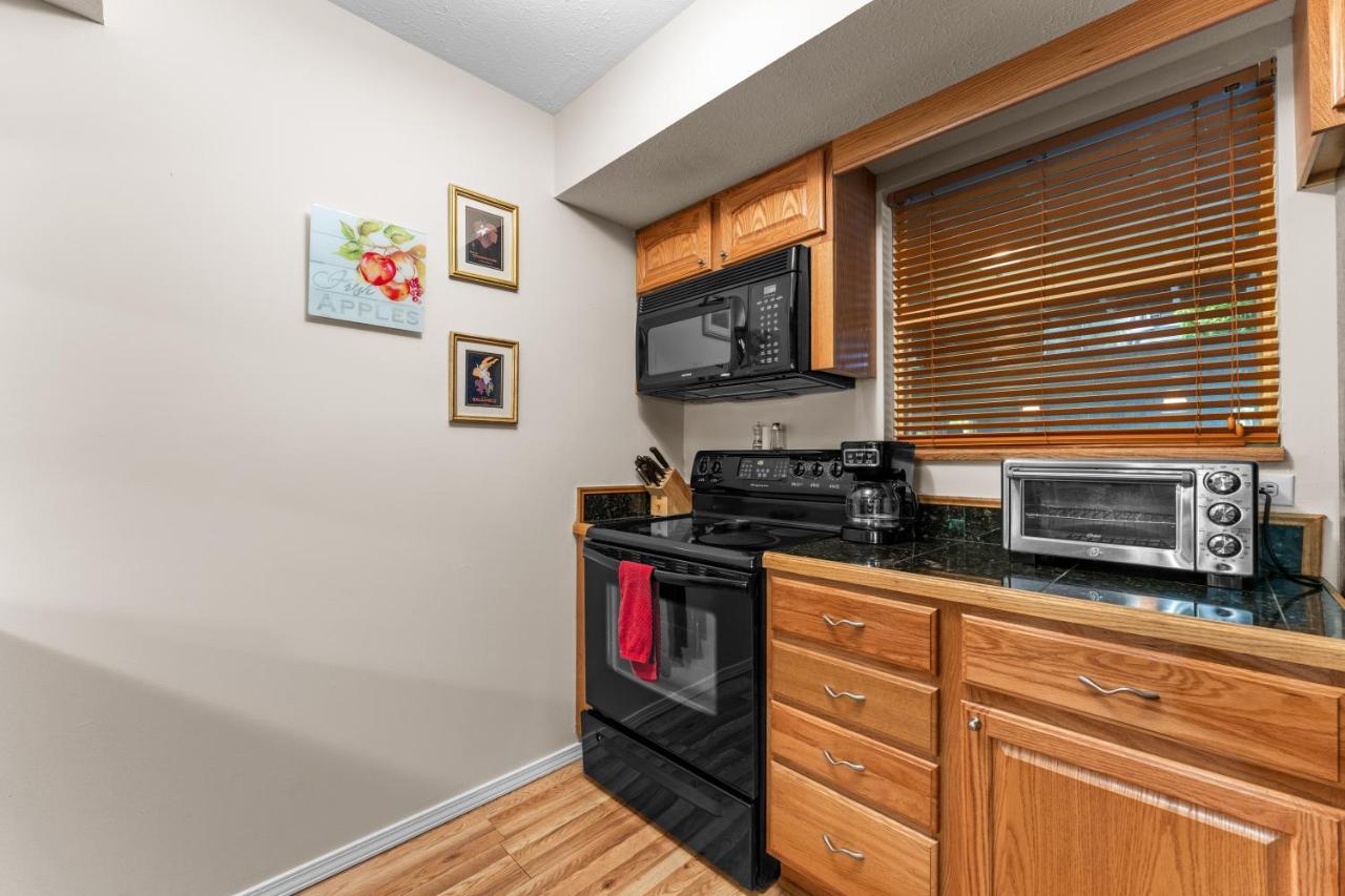 Bluff Oasis Condo — photo 4