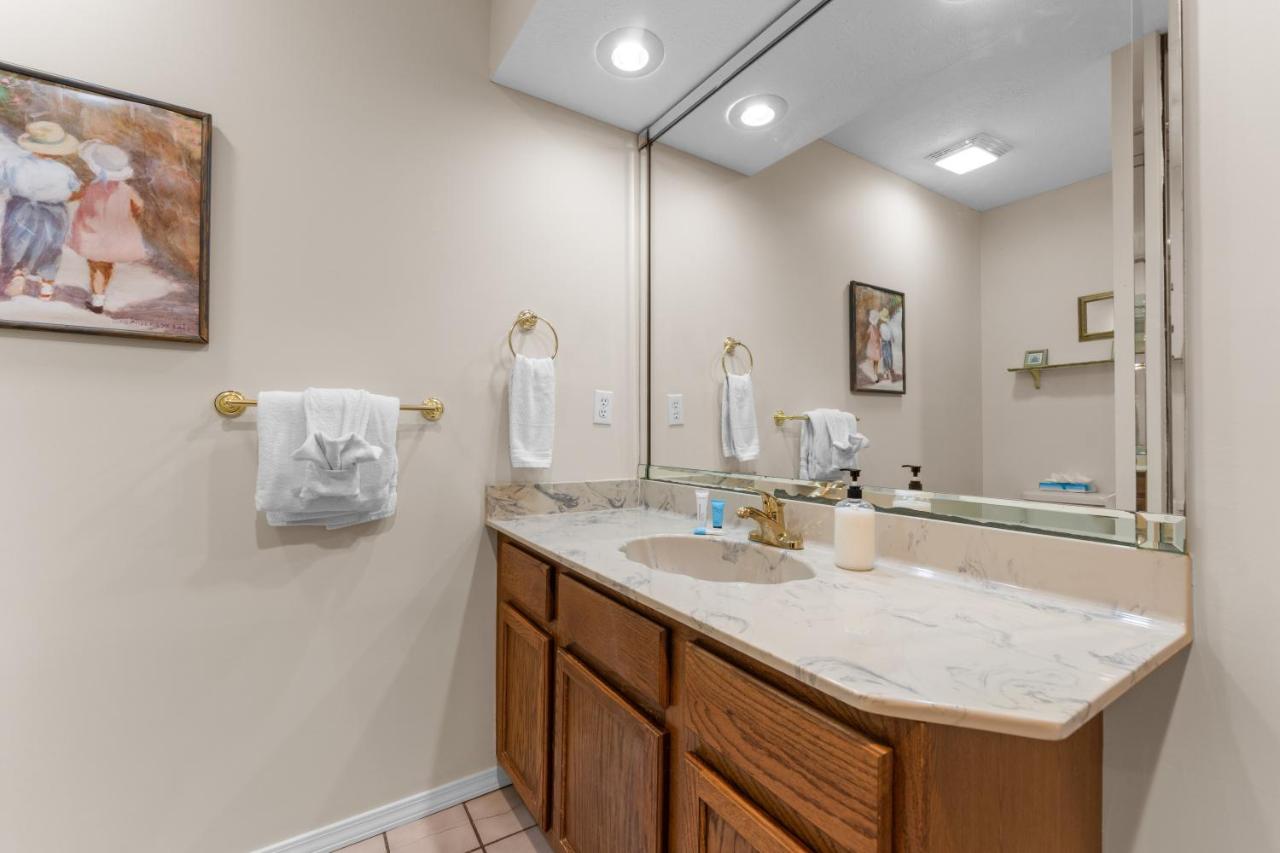 Bluff Oasis Condo — photo 15