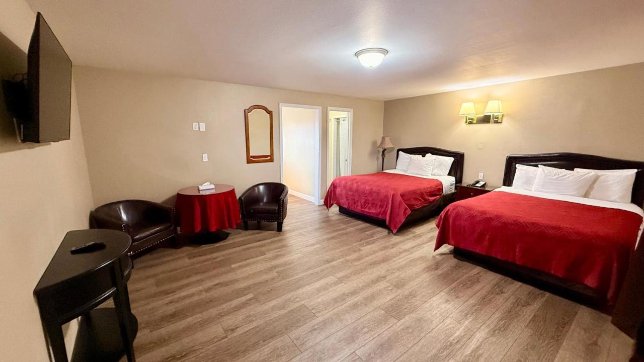 Sand & Sage Motel — photo 11