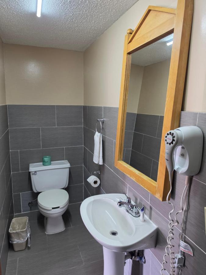 Wolcott Inn & Suites — photo 11