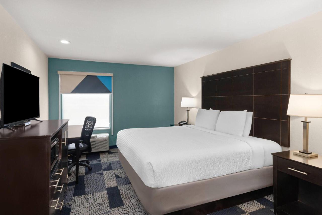 Baymont by Wyndham Iowa Lake Charles — photo 16