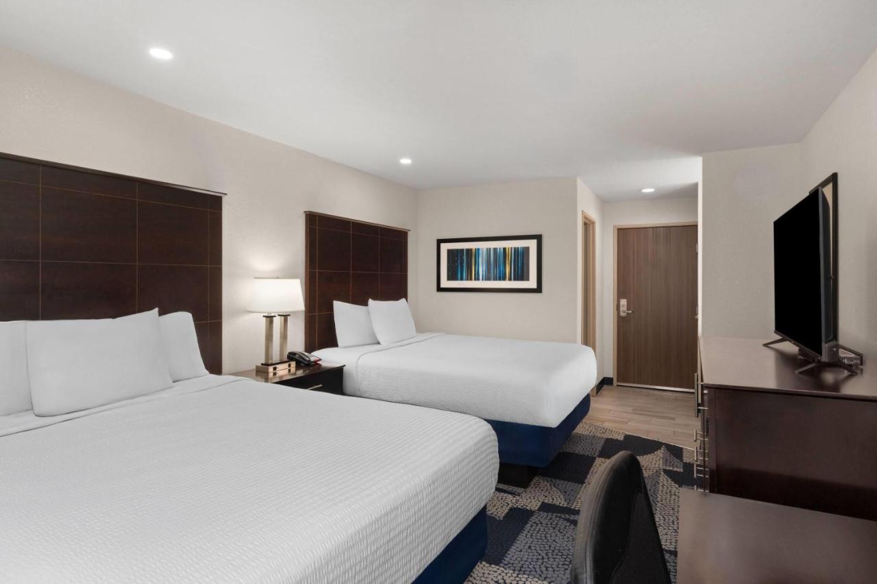 Baymont by Wyndham Iowa Lake Charles — photo 23