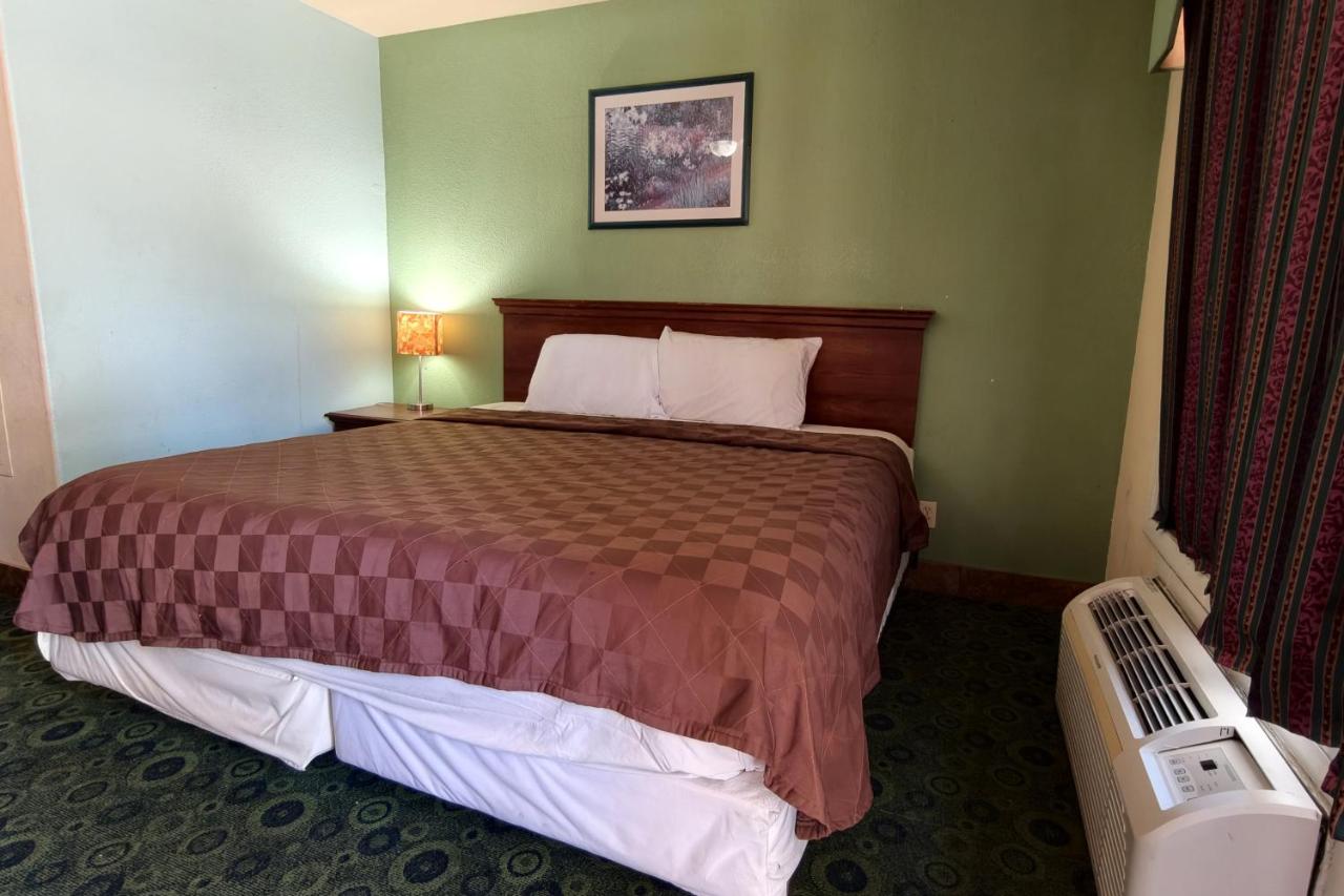 Sunset Lodge Elgin — photo 18