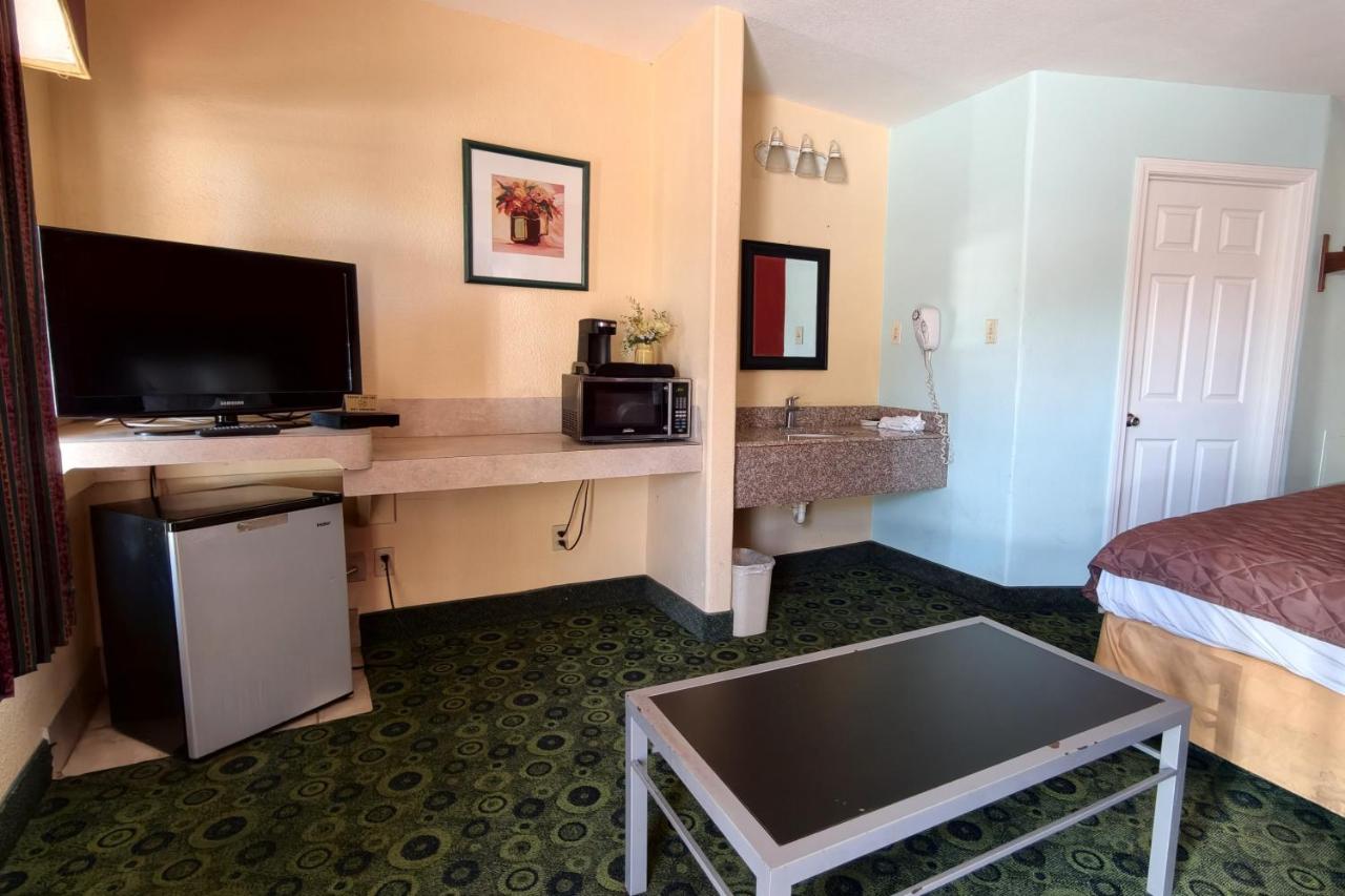 Sunset Lodge Elgin — photo 17