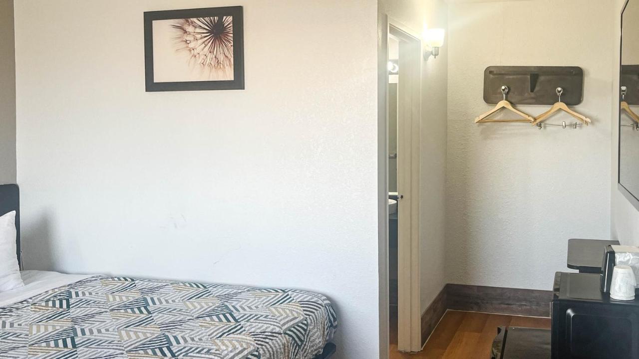 Ropers Motel — photo 12