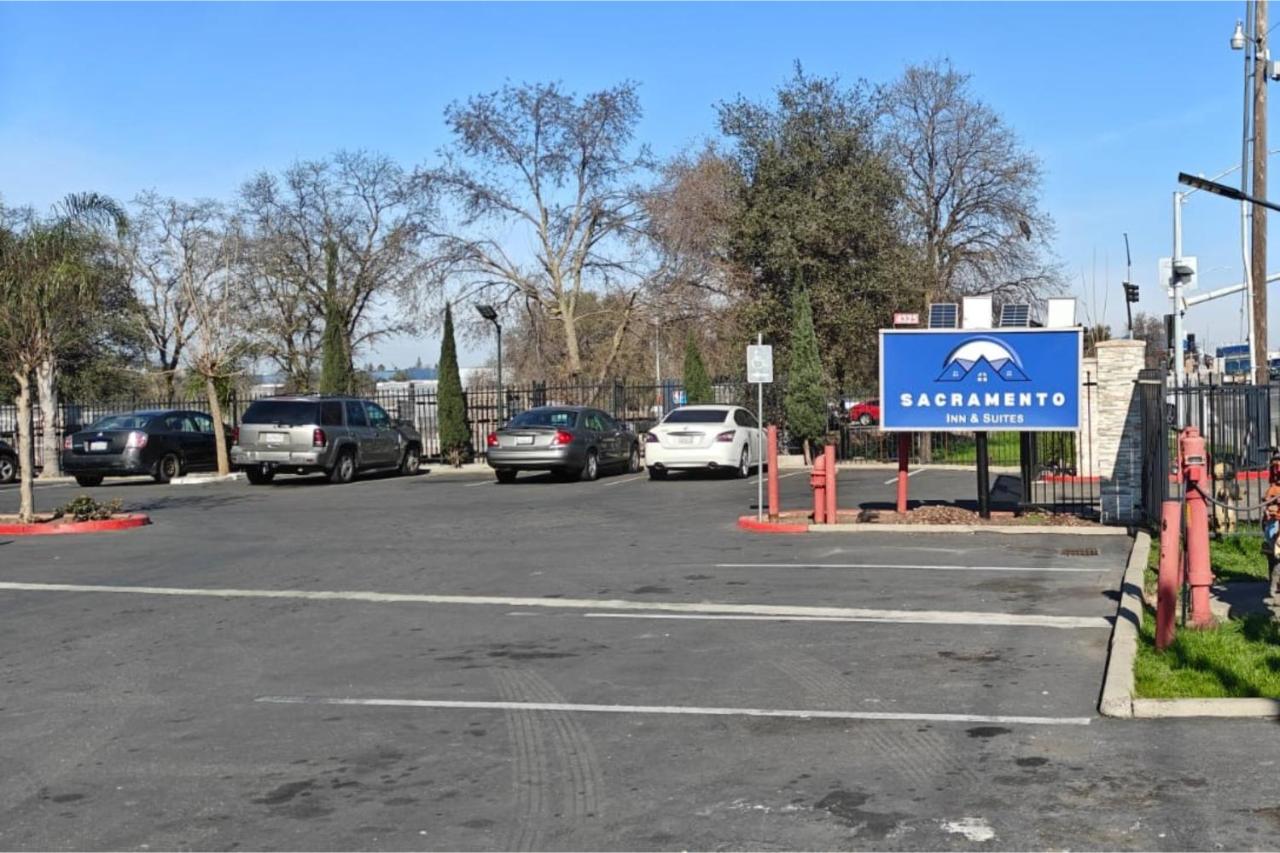 Sacramento Inn & Suites — photo 14