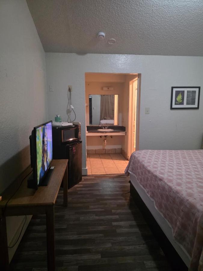 Abrams Inn-Arlington — photo 4