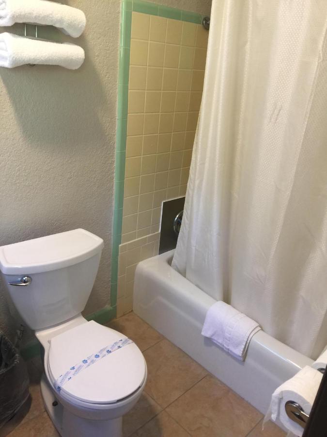 Campbell Motel — photo 10