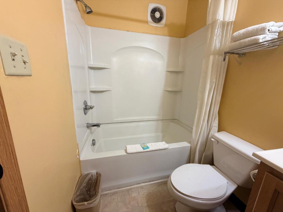 Regal Inn — photo 16