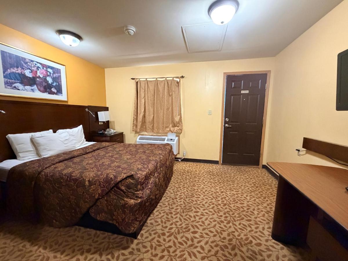 Regal Inn — photo 19