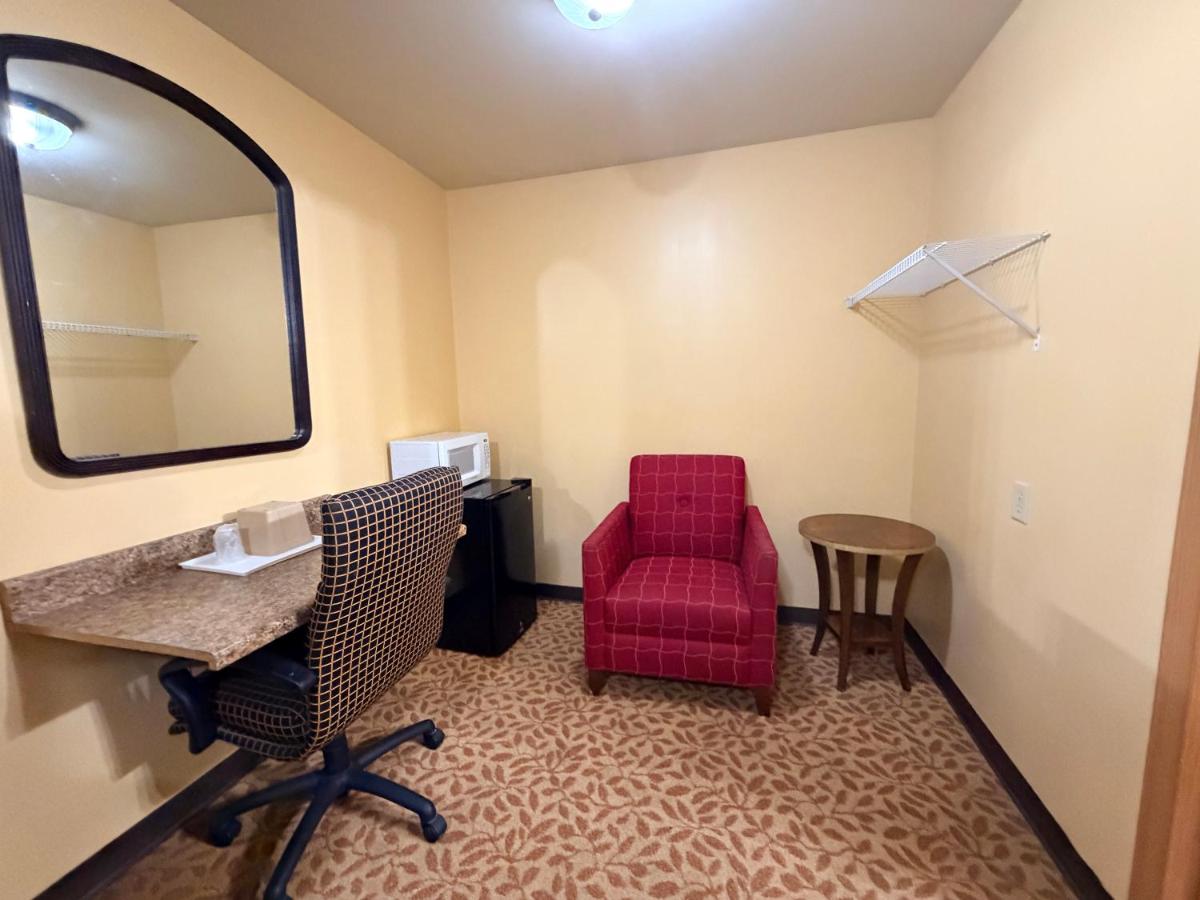 Regal Inn — photo 18