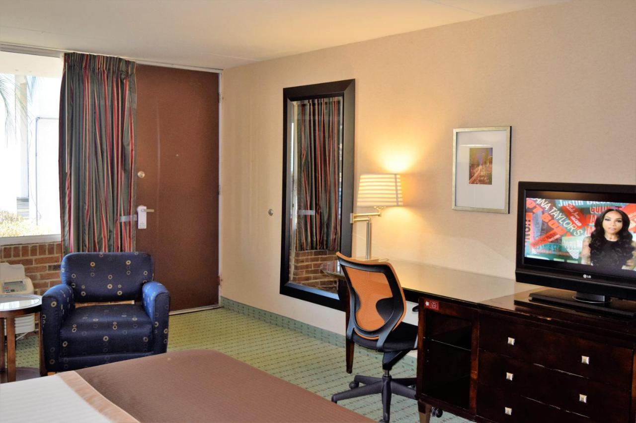 Landmark Inn — photo 6