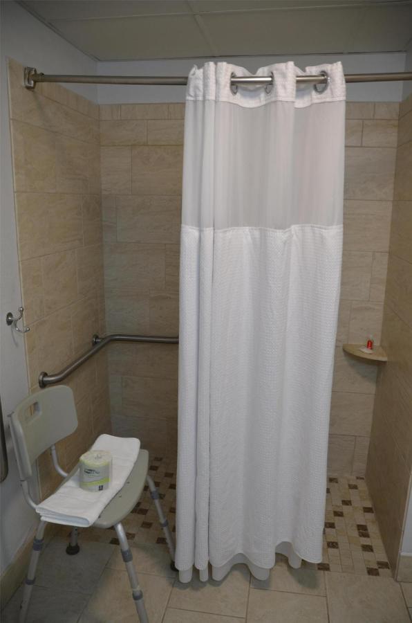 WELCOME INN Raleigh near Walnut Creek Amphitheatre — photo 9