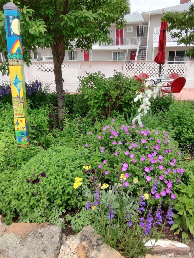 Redwing Motel — photo 23
