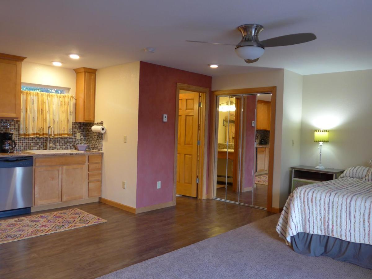 Redwing Motel — photo 2