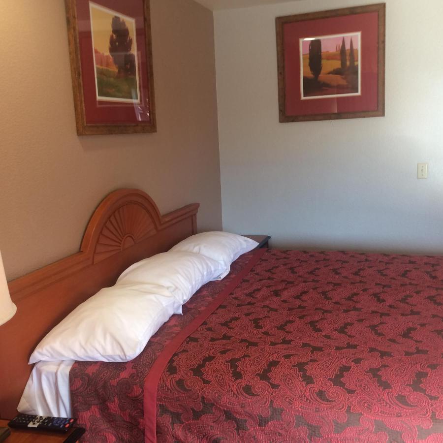 Travis Lodge Motel 16 — photo 11