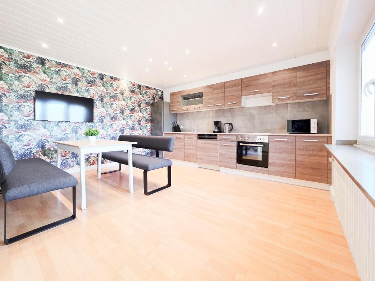 Tolstov Apartments - Airport Apartments
