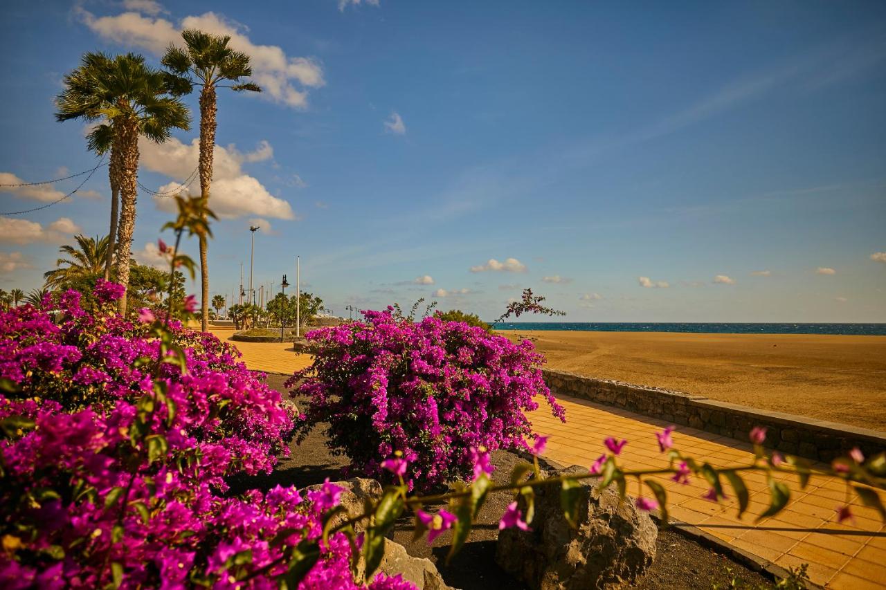 Beach: Villa Palmeras Beach Puerto del Carmen
