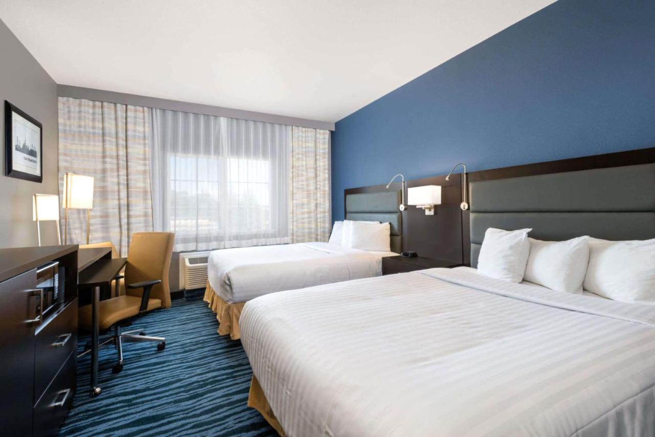 Hotel 1550 - SFO Airport FREE Shuttle — photo 22