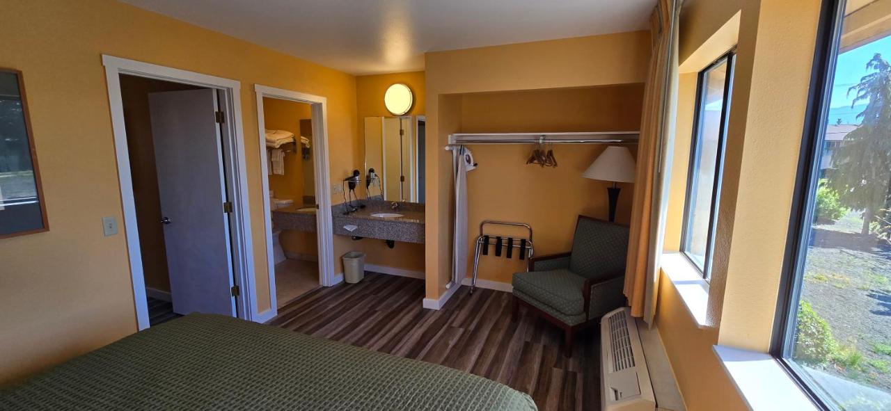 Olympic View Inn — photo 19