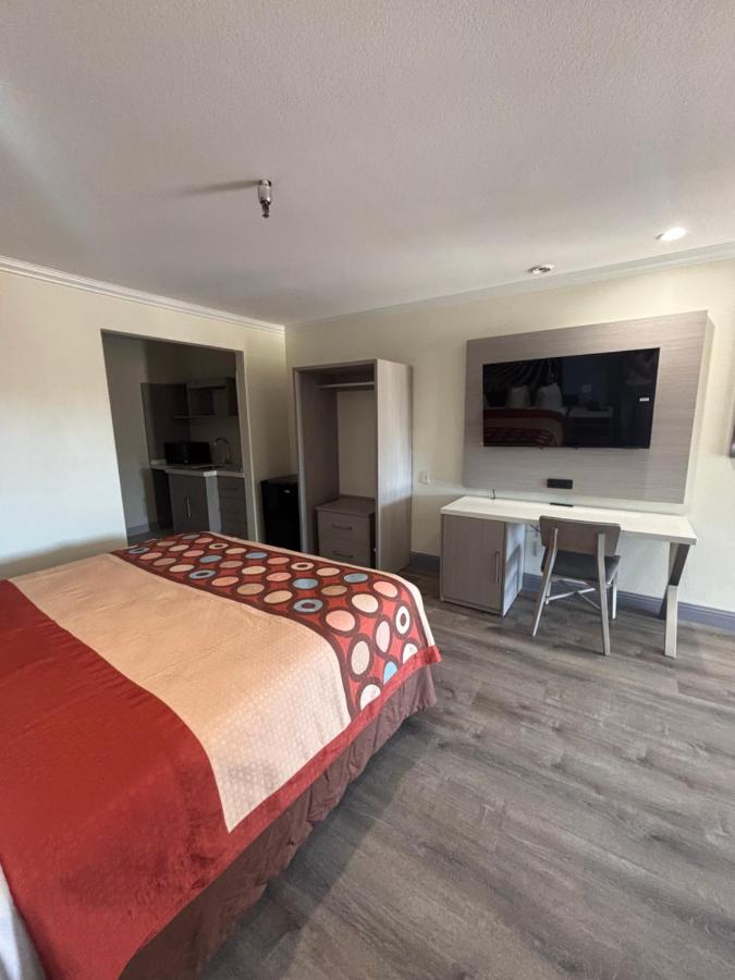 Monarch Inn — photo 9